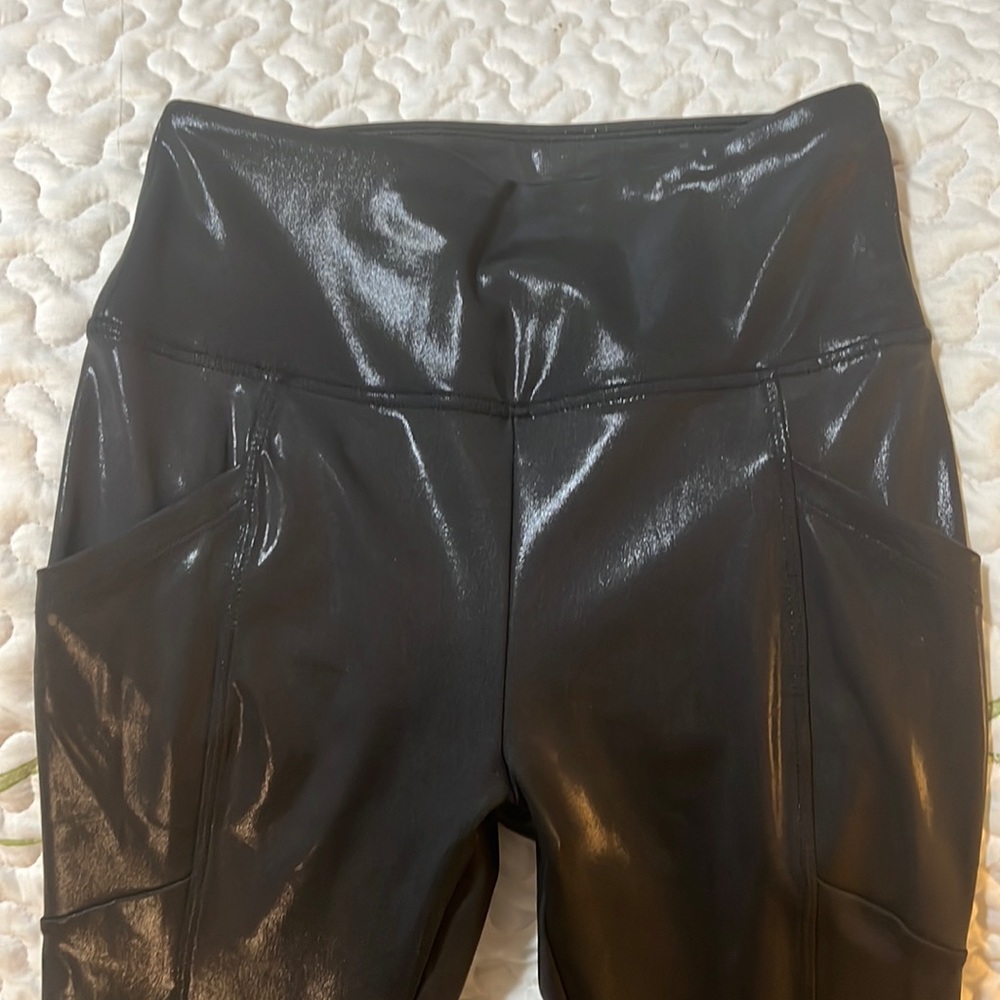 Balance Collection Leggings w/Pockets